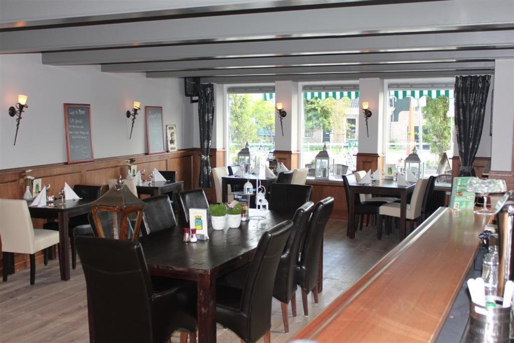 Stadsherberg 'Het Wapen Van Ijlst' Ngoại thất bức ảnh