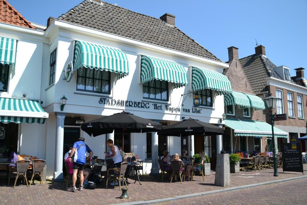 Stadsherberg 'Het Wapen Van Ijlst' Ngoại thất bức ảnh