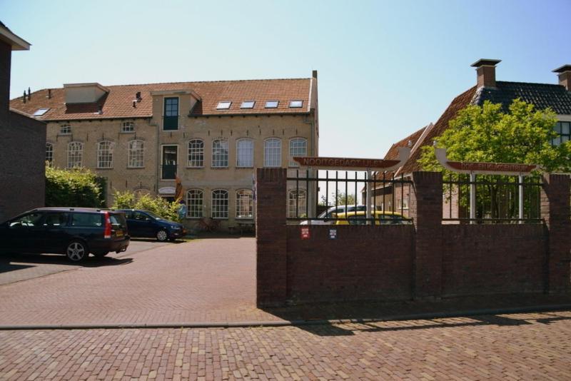 Stadsherberg 'Het Wapen Van Ijlst' Ngoại thất bức ảnh