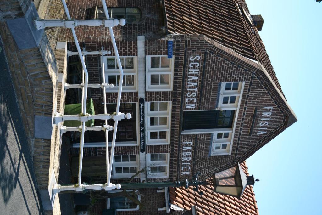 Stadsherberg 'Het Wapen Van Ijlst' Ngoại thất bức ảnh