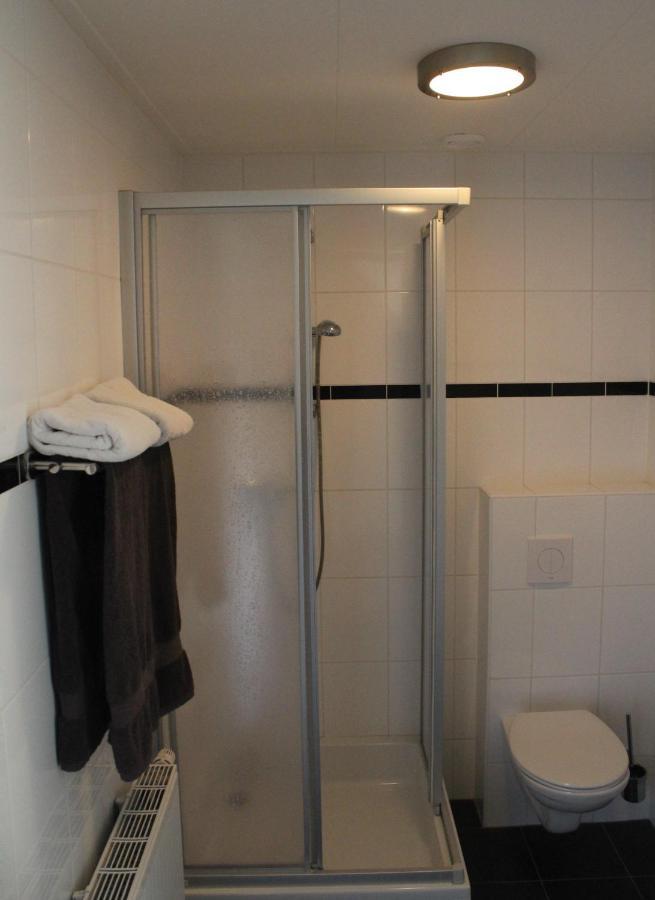 Stadsherberg 'Het Wapen Van Ijlst' Ngoại thất bức ảnh